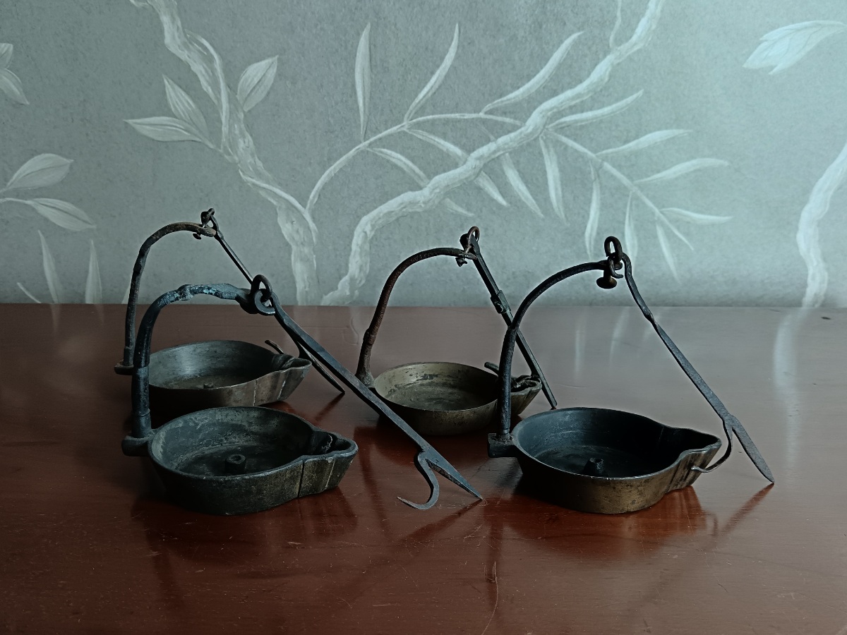 Cast Brass Bronze Lucerna Oil Lamps (9).jpg
